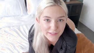Sucking Off stranger's penis inside New York central park to let him boned me and cum all over my adorable face - Eva Elfie