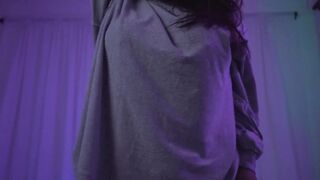 Natalie performance us her hot moves