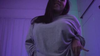 Natalie performance us her hot moves