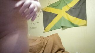 Hot cunt with mouth blows her toy and fucks herself