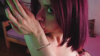 chick sucking off 2 sex toys and sensually waving her long butt