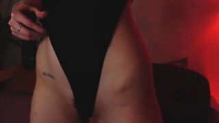 chick sucking off 2 sex toys and sensually waving her long butt