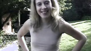 Petite bodied bimbo offer warm blowy before fucking on the living room