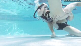 Swimming pool hardcore fucking of Minnie Manga