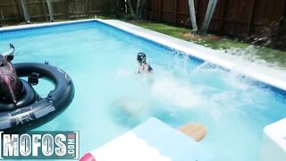 Mofos - Adorable Teenie Vina Sky Spreads Her Legs & Puts On Lucky Guy's Long Penis Outside