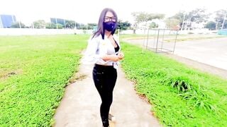 SEXO por DINERO, Le doy 100 DOLARES a una JOVENCITA en el PARQUE y FOLLAMOS en su casa.