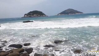 Gang Bang with Beauty slender making pirocudos happy inside Praia inside Rio de Janeiro