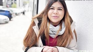 women from El Salvador is convinced inside the street to have sex