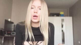 Only sex can distract a young celeb from the phone.
