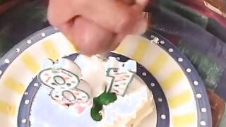 She loves eating cum off cake after huge cock fills up her bald snatch rough