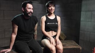 pup babe kink bondage