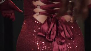 Elegant mediumboobs beauty dig solo muff pleasuring