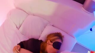 I caught my step daughter inside bed and fuck her mouth