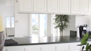 Jamie Michelle beauty Real Estate Agent