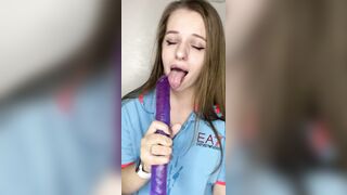 DEEP SUCTION OF A DOUBLE SEX TOY FROM A HOTTIE
