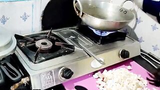 Indian bhabhi cooking in kitchen and fucking brother-in-law