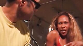 Bae african women takes BF's dick and facial during workout