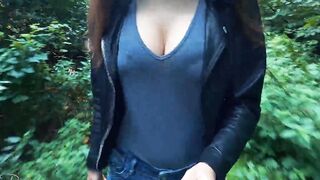 Boobwalk: Wiggly Overboob