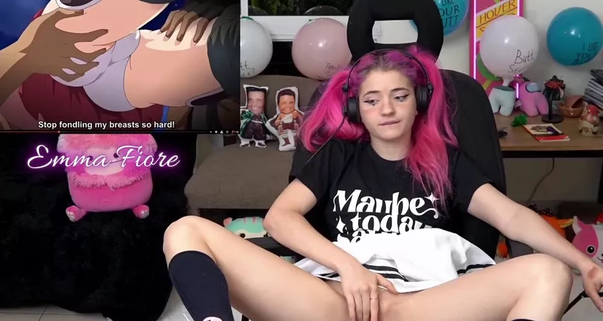 Adorable Teenagers Reacts to Animated Porn Emma Fiore 