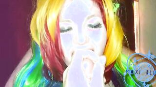 Raver chick Vapes And Sucks - MoxiBluez