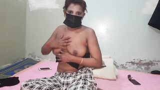XXX bimbos Sex into clear Hindi voice by luring a young cunt with mouth who came to sell