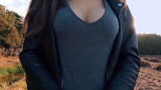 Boobwalk: Wiggly Overboob #2