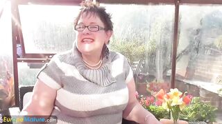 EuropeMature Honey solo old masturbation