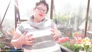 EuropeMature Honey solo old masturbation