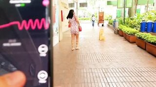 Martinasmith squirt at the Mall