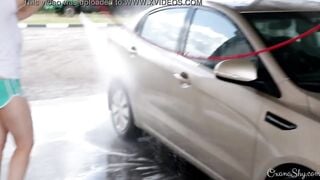 Flashing inside a outdoor transport and naked carwash