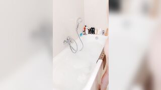 Delia Bagno caldo e divertente into live