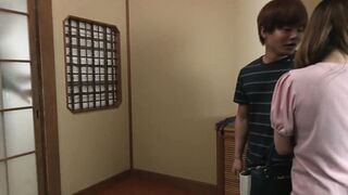 A step mother who loves her for the first time is a rival with a vaginal cum shot color gimmick Affectionate Yuka Mizuno