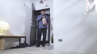 [Domestic] Madou Media Works/MD-0204 Mad Han Deliveryman - Feature Clip - Master Version - 001/ See Free