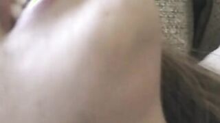 Older cougar gets her pussy pounded with vib by gal pal
