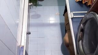 THE SEXSUAL cougar TEACHES HER FANS HOW TO SHAVE THEIR TWAT HAHA