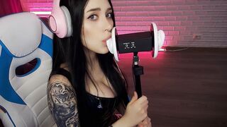 ASMR INCREDIBLE BEAUTY EAR LICKING. HONEY HAZE