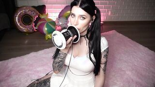 ASMR CRAZY SEXY GODDESS ON HER KNEES. HONEY HAZE