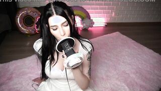 ASMR CRAZY SEXY GODDESS ON HER KNEES. HONEY HAZE
