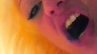 Bae blonde bimbos offer oral sex, takes a rough penis and facial outside