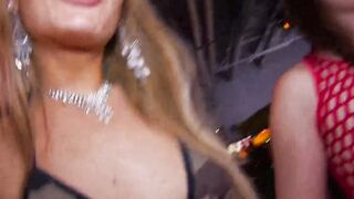 Lesbo three-way that makes you squirt!