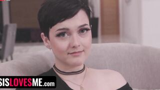 SisLovesMe - Lucky Stud Bangs Stepsis And Stepmom At The Same Time (Jasmine Daze, Jade Valentine)