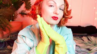 Solo babe masturbation - milf into household GLOVES bdsm movie