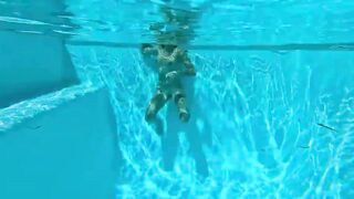 Camsoda - Amateur Teenie Masturbates Underwater With Favorite Toy