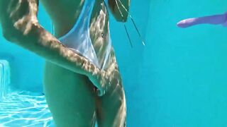 Camsoda - Amateur Teenie Masturbates Underwater With Favorite Toy