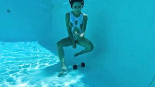 Camsoda - Amateur Teenie Masturbates Underwater With Favorite Toy
