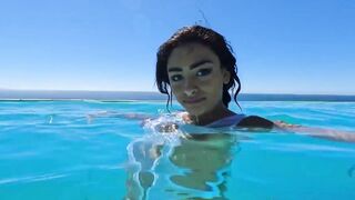 Camsoda - Amateur Teenie Masturbates Underwater With Favorite Toy
