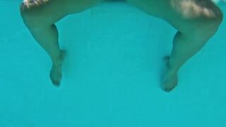 Camsoda - Amateur Teenie Masturbates Underwater With Favorite Toy