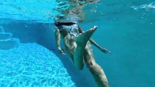 Camsoda - Amateur Teenie Masturbates Underwater With Favorite Toy