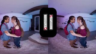 THE LAST OF US Ellie and Riley FFM Three-Way into VR XXX Parody
