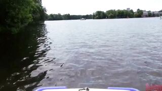 Preview Schnuggie91 | Mitten auf der Spree | Perverse Kissenschlacht